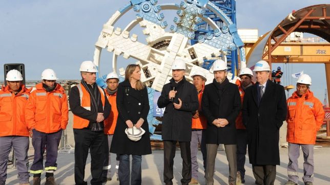 las internas y razones del gobierno para evitar el traspaso de aysa