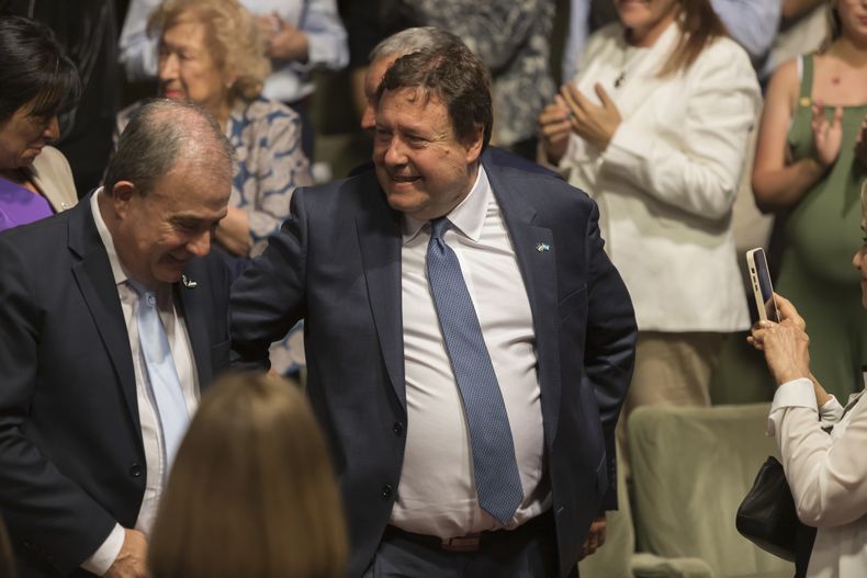 Río Negro es la primera provincia que adhiere al RIGI y Weretilneck le saca ventaja a Kicillof por el GNL
