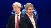 Los mercados anticipan la presión electoral y Toto Caputo ensaya respuestas para contener al dólar