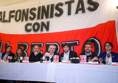 Fernández sumó el apoyo de radicales y elogió a Raúl Alfonsín