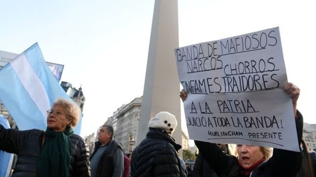 la oposicion apadrino un banderazo contra el gobierno