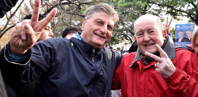 Amigos-enemigos íntimos: el gobernador de La Pampa&nbsp;&nbsp;Sergio Ziliotto y su antecesor Carlos Verna, líderes de la mayoritaria Línea Plural, tienen una relación compleja, con abrazos de ocasión, tragos amargos y chicanas.