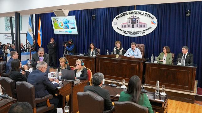 gustavo melella culpo a javier milei por el crecimiento de la pobreza en tierra del fuego