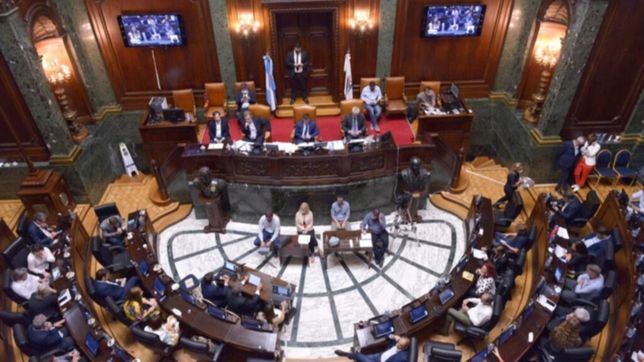 en un clima caliente, la legislatura votara la reforma del estatuto docente