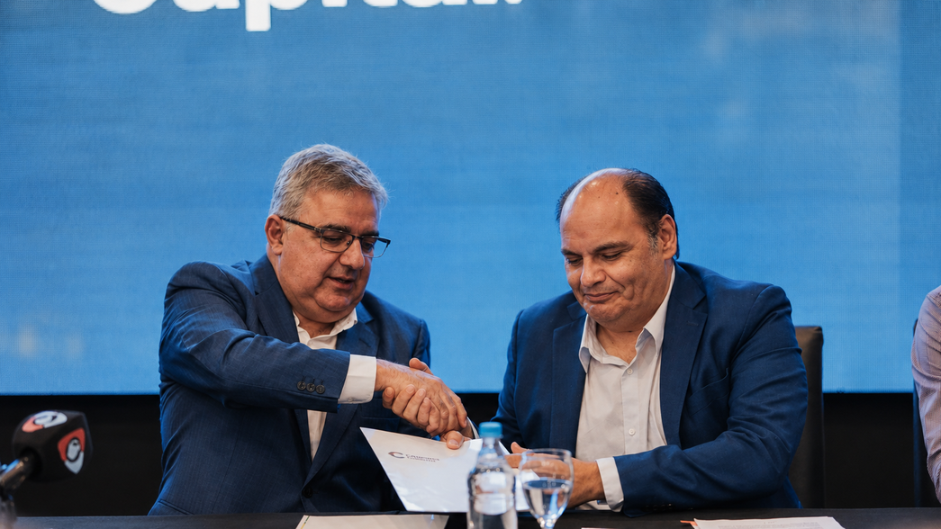 Raúl Jalil designó al hijo de un histórico de la UCR en una empresa clave del NOA y se agitó el peronismo. En la foto, con Gustavo Saadi