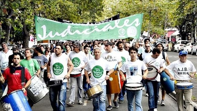 reclamando que vidal los convoque, judiciales van al paro con movilizacion