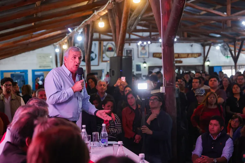 El ex gobernador de Jujuy Gerardo Morales reapareció en la actividad política: encabezó un acto junto a la dirigencia del oficialismo para las elecciones del 26 de octubre.&nbsp;