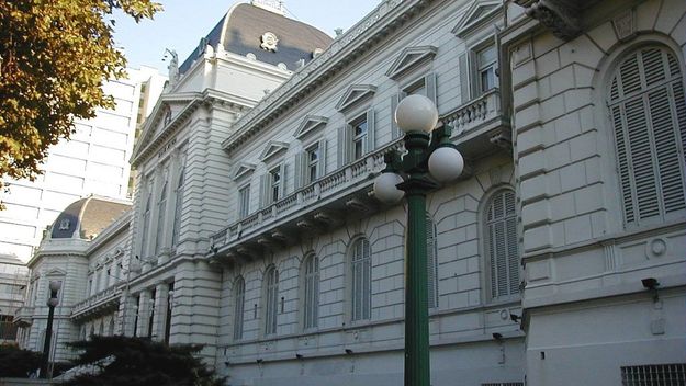La Corte le reclama a Vidal actualizar salarios judiciales por inflación