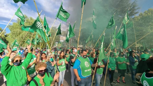 carreras y ate pulsean por la paritaria: paro de 48 horas y corte de puentes