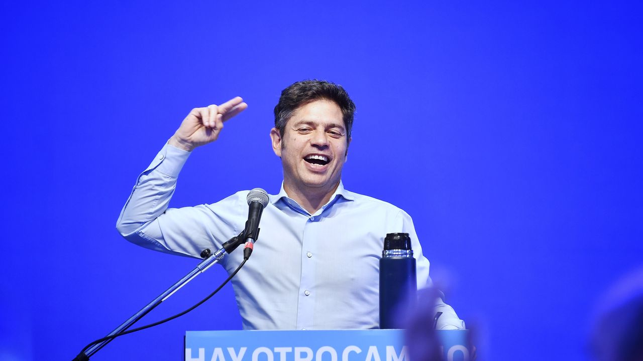 Axel Kicillof en un acto en Ensenada.