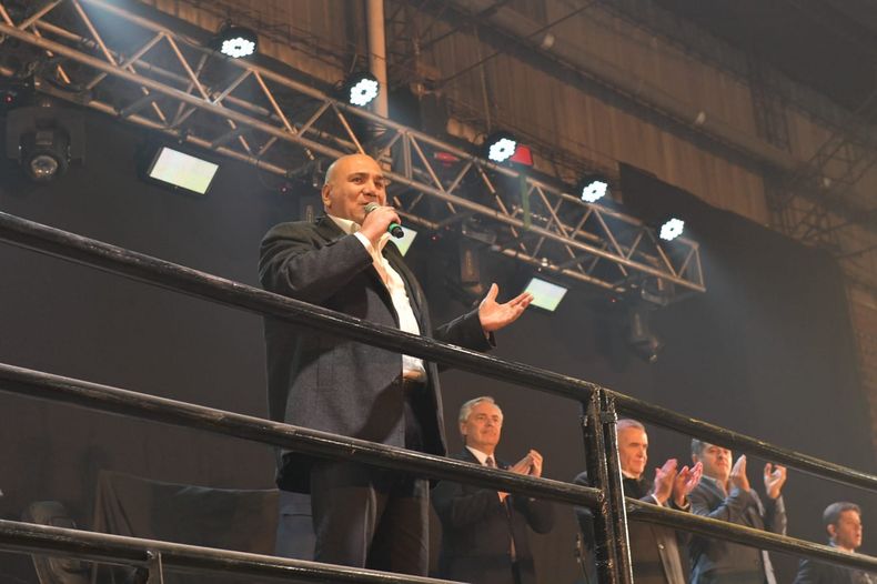 manzur2.jpg