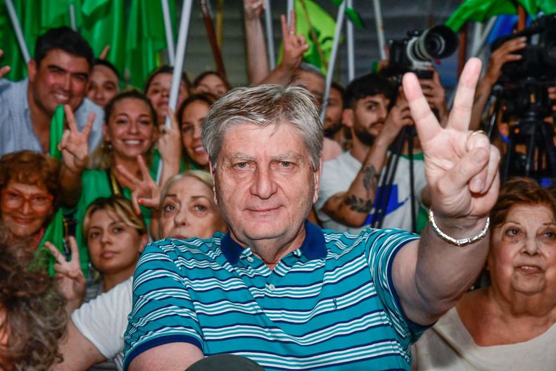 El gobernador Sergio Ziliotto se cargó la campaña al hombro en La Pampa: recomendación para hacer más visible al PJ.