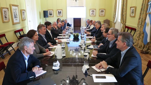 con un macri tranquilo, lacunza explico al gabinete detalles del cepo