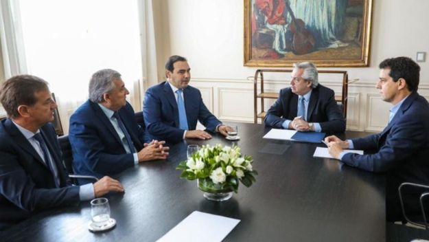 Deuda: los caciques de Cambiemos aportan bipartidismo al anuncio