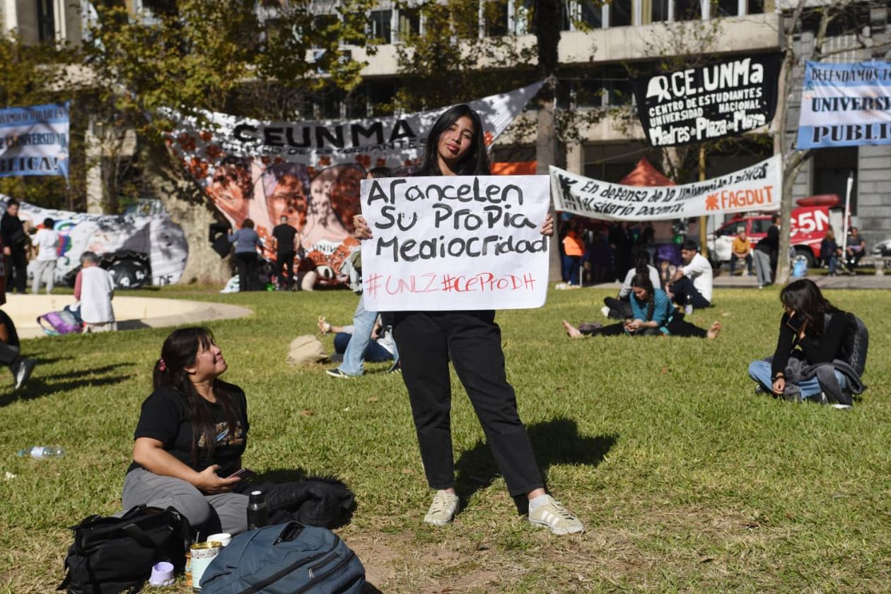 Las universidades vuelven a la calle con una marcha que une a todo el arco opositor contra el Gobierno