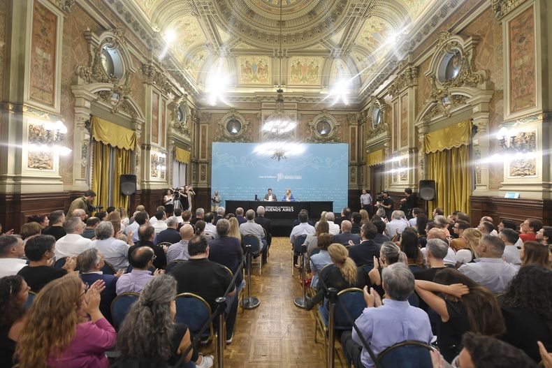 La platea invitada a la conferencia de Kicillof.&nbsp;