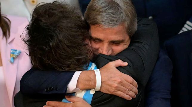 Javier Milei y Toto Caputo, celebran el dato de inflación
