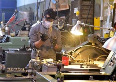 El derrumbe económico de abril confirma los peores pronósticos para el año