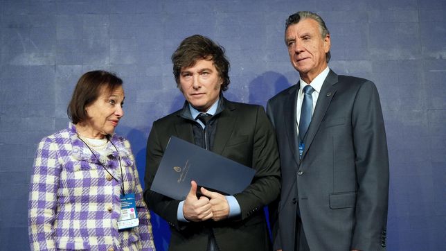 Javier Milei con los organizadores del Council of Americas