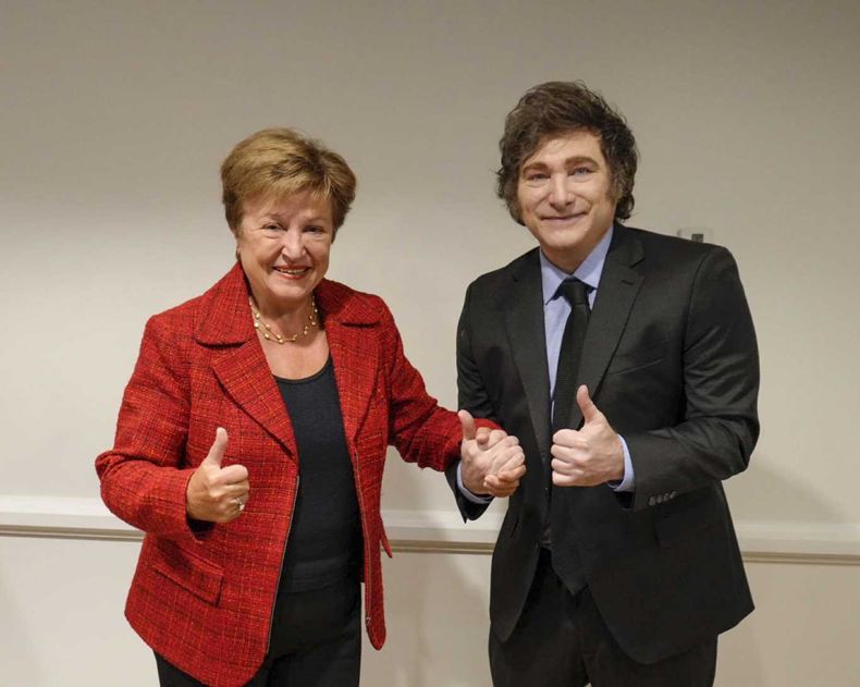 Kristalina Georgieva, la jefa del FMI, con Javier Milei.