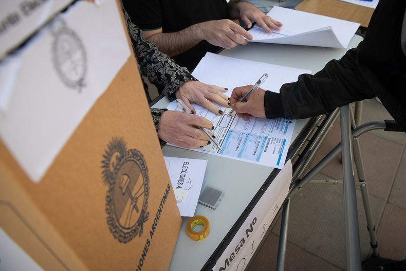 Mesa de votación.