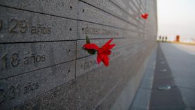 Monumento a las víctimas del Terrorismo de Estado en el Parque nacional de la Memoria