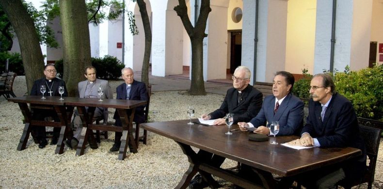 La Mesa del Diálogo Argentino impulsada por la Iglesia en 2001