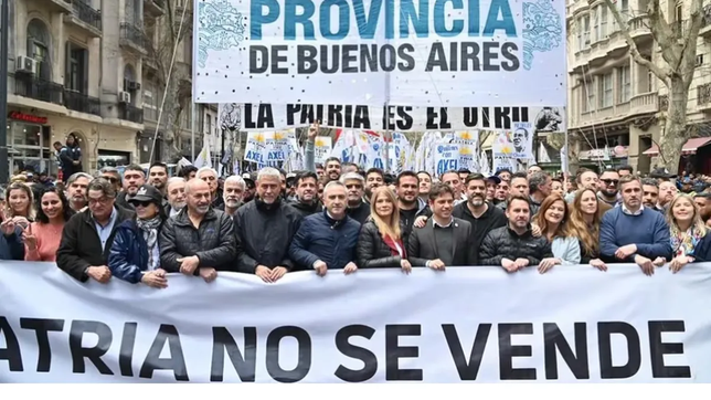 El kicillofismo dice que va por el PJ pero admiten que podría ser el año que viene