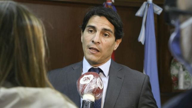 acusado de recaudar por las dos ventanillas