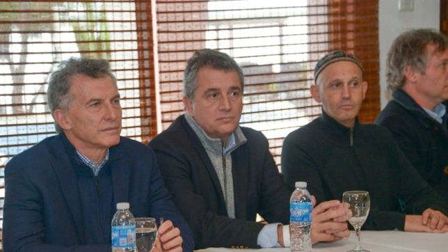 etchevehere juega su ultima carta para seguir en el gabinete