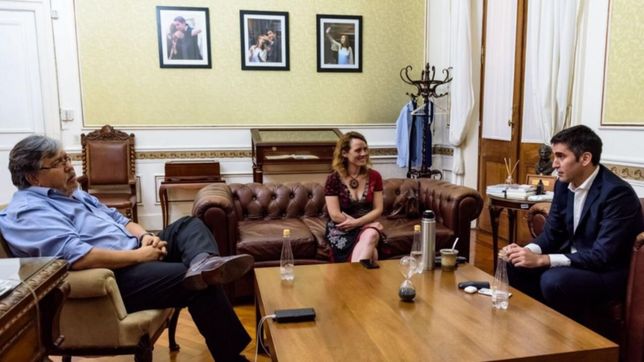 con el presupuesto de fondo, contactos entre el evita y el pro