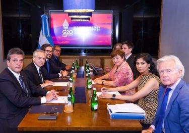 El FMI evaluaría reducir los sobrecargos y negociar los costos por la guerra