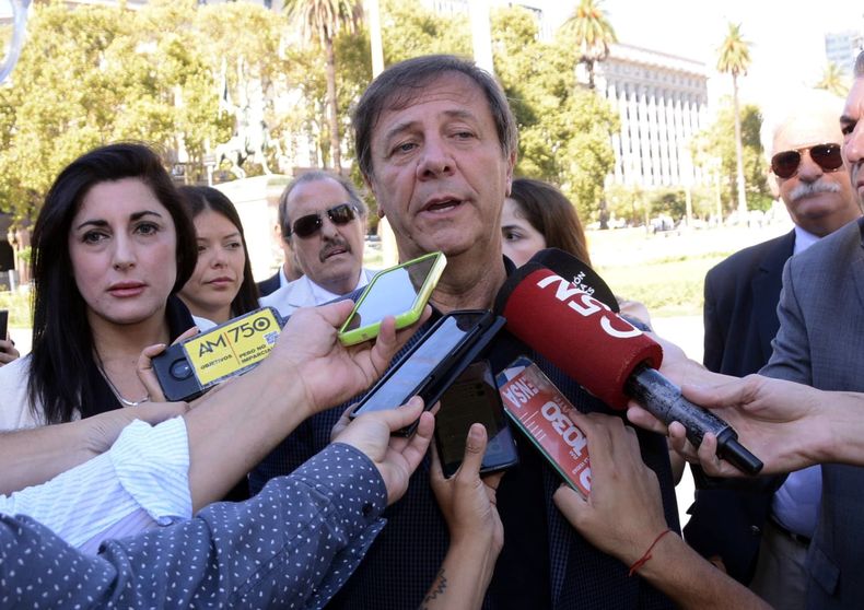 Oscar Zago, jefe del bloque de La Libertad Avanza, al salir de la reunión con Javier Milei. 