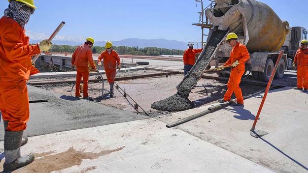 De las obras públicas a la nada misma con Javier Milei