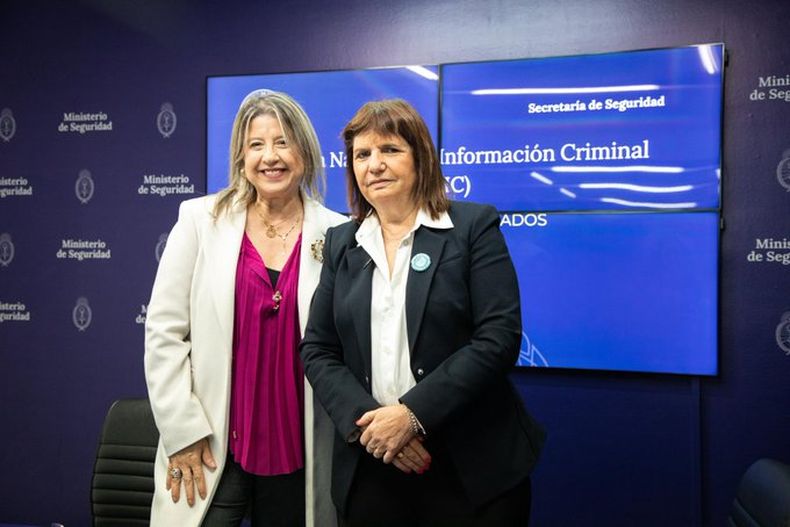 Patricia Bullrich y Alejandra Monteoliva 