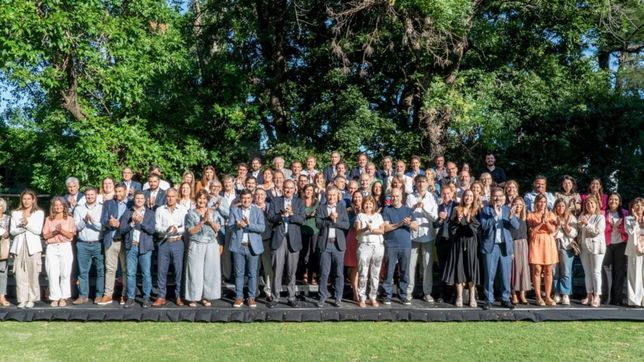 el pro le refriega una foto de unidad al radicalismo partido