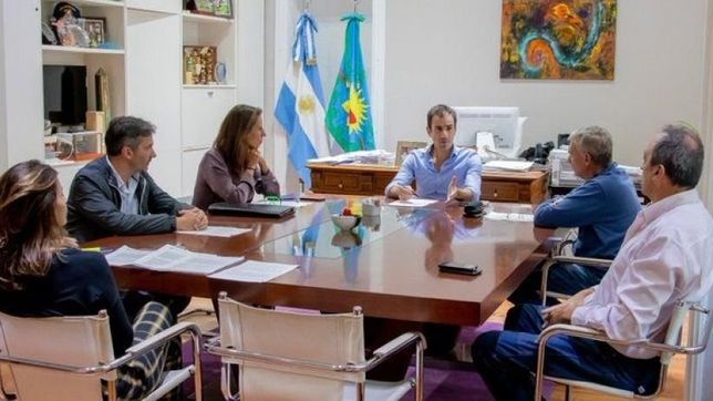 junin: mas cruces entre oficialismo y oposicion mientras crecen los contagios