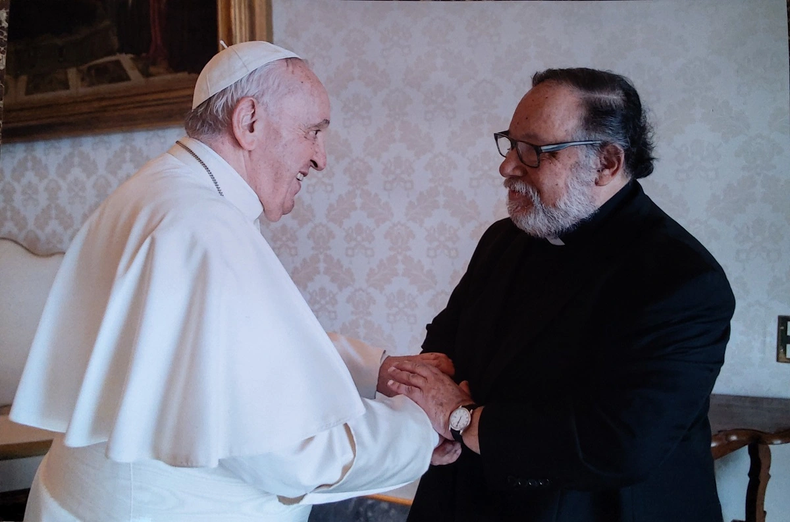 Jorge Bergoglio con el Carlos Galli, coordinador sobre el informe sobre Iglesia y dictadura militar