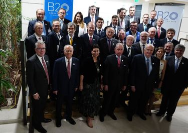 Un tango en París: catarsis offshore de CEOs argentinos por las penas de nosotros