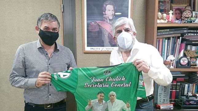 santa fe: moyano echa lena al fuego interno camionero