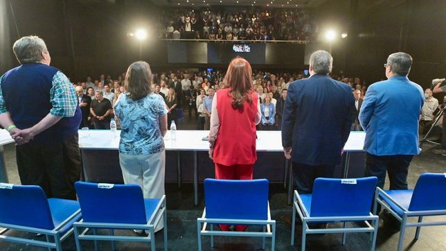 ¿la jefa de quien? cfk asumio en el pj con kicillof y gobernadores como grandes ausentes