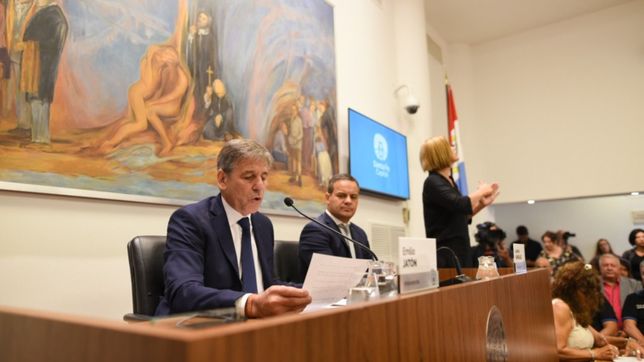 un radical libre, la formula de jaton para no perder el concejo de santa fe