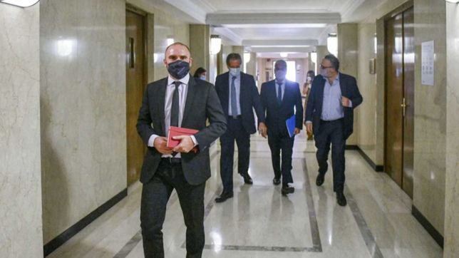 el dolar, en un triple dilema: inflacion, reservas y negociacion con el fmi