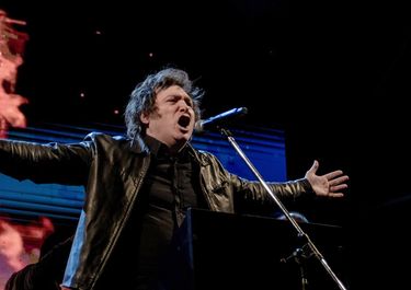 Javier Milei cantó durante un acto en el Luna Park.