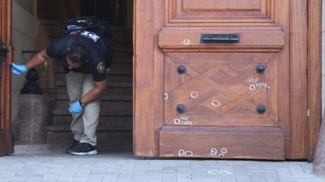 conmocion en rosario: balearon de doce tiros el frente del concejo deliberante