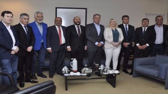 gobernadores analizan ir a la justicia contra las medidas economicas