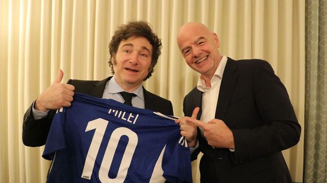 Javier Milei presiona por la incorporación de las SAD en los clubes de Argentina.