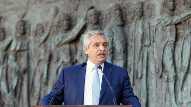 fernandez: mi modelo no es el de los que mandan balas de goma a bolivia