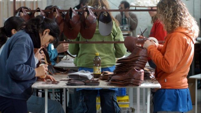 sur bonaerense: la industria del calzado perdio el 63% de los puestos laborales