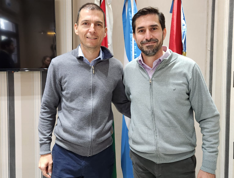 Fernando Rambaldi viajó a un encuentro libertario que se hace en Buenos Aires. Fue invitado por el diputado radical con peluca, Luis Picat-